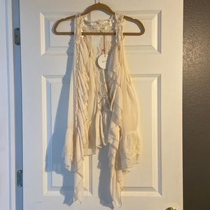 Beautiful Shaw, tank vest. Ruffle and lace.